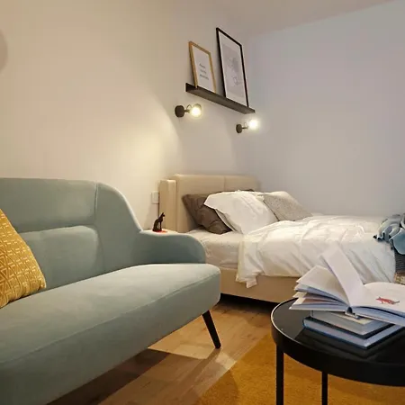 Bright & Relaxing 아파트