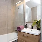 Апартаменти Bright & Relaxing Бухарест